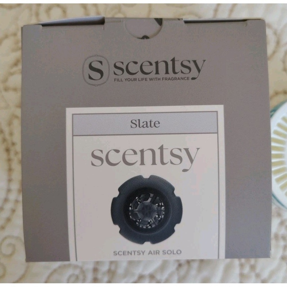 Scentsy‎ Air Solo Slate Includes SBlue Grotto Pod Used 1 Week - Picture 2 of 11